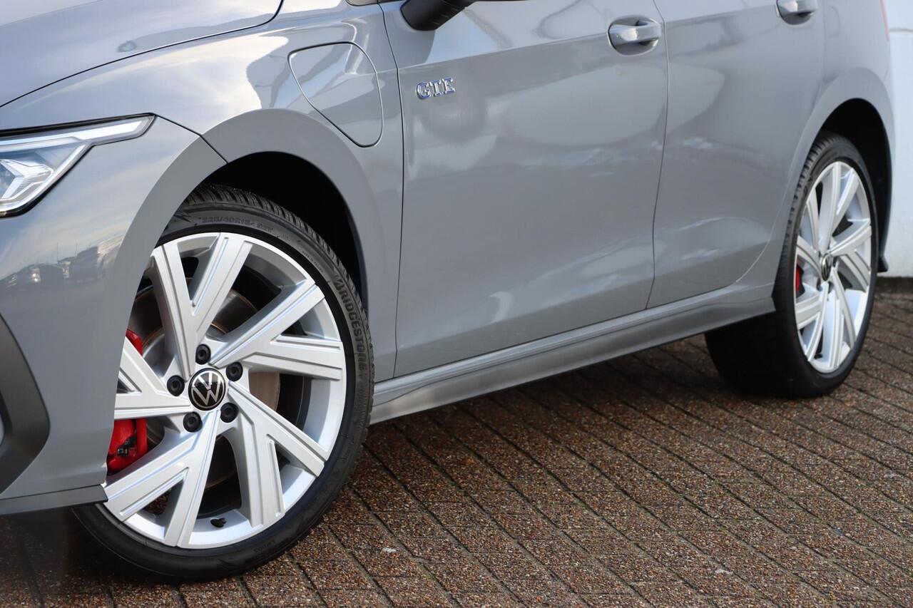 Volkswagen GOLF 1.5 eHybrid GTE 272pk DSG6 | Stuurverwarming | Camera | Carplay | HU Display