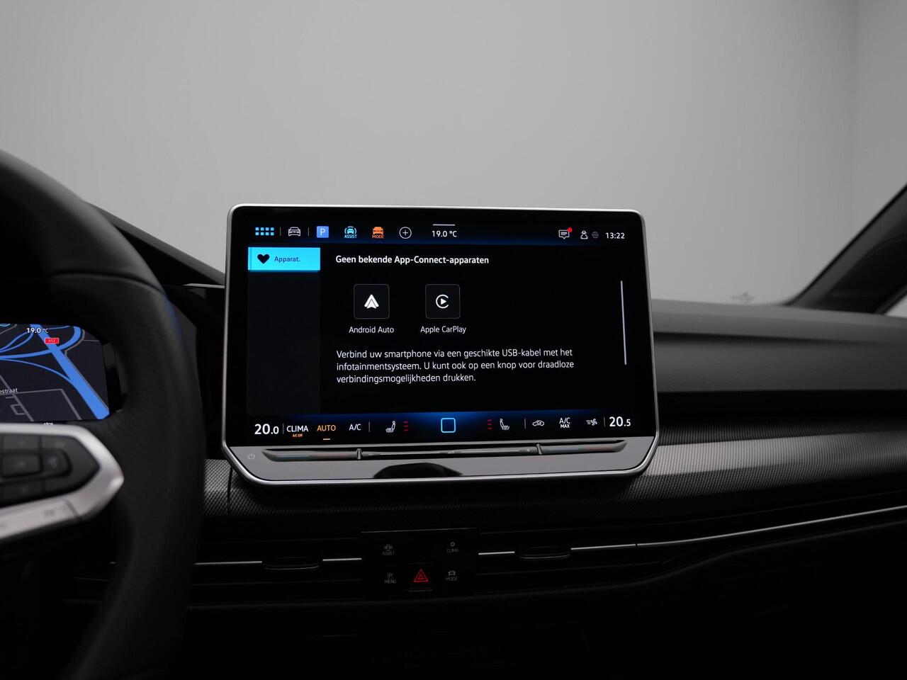 Volkswagen GOLF 1.5 eHybrid 272 pk DSG GTE | Panoramadak | Trekhaak | Adaptief onderstel | Head-up display | 360 Camera