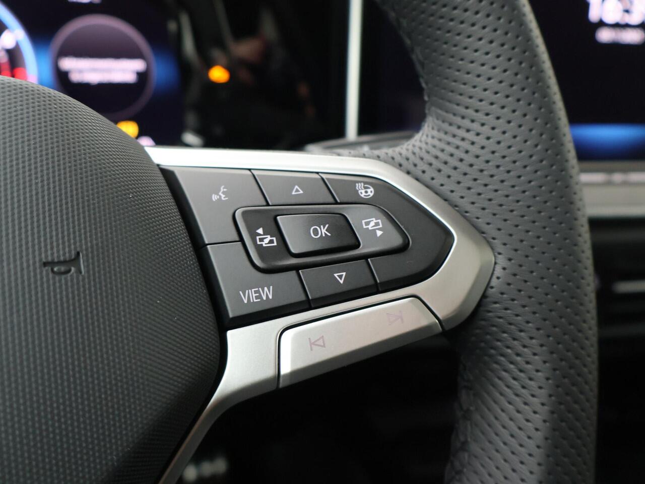 Volkswagen GOLF 8 GTE 1.5 eHybrid 200 kW / 272 PK Hatchback 6-DSG | Panoramadak | Black Style |