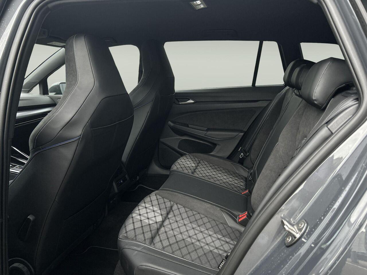 Volkswagen GOLF Variant 1.5 eTSI R-Line Edition 115PK DSG | IQ Led | 360 graden camera | Virtual cockpit | Stoelverwarming |