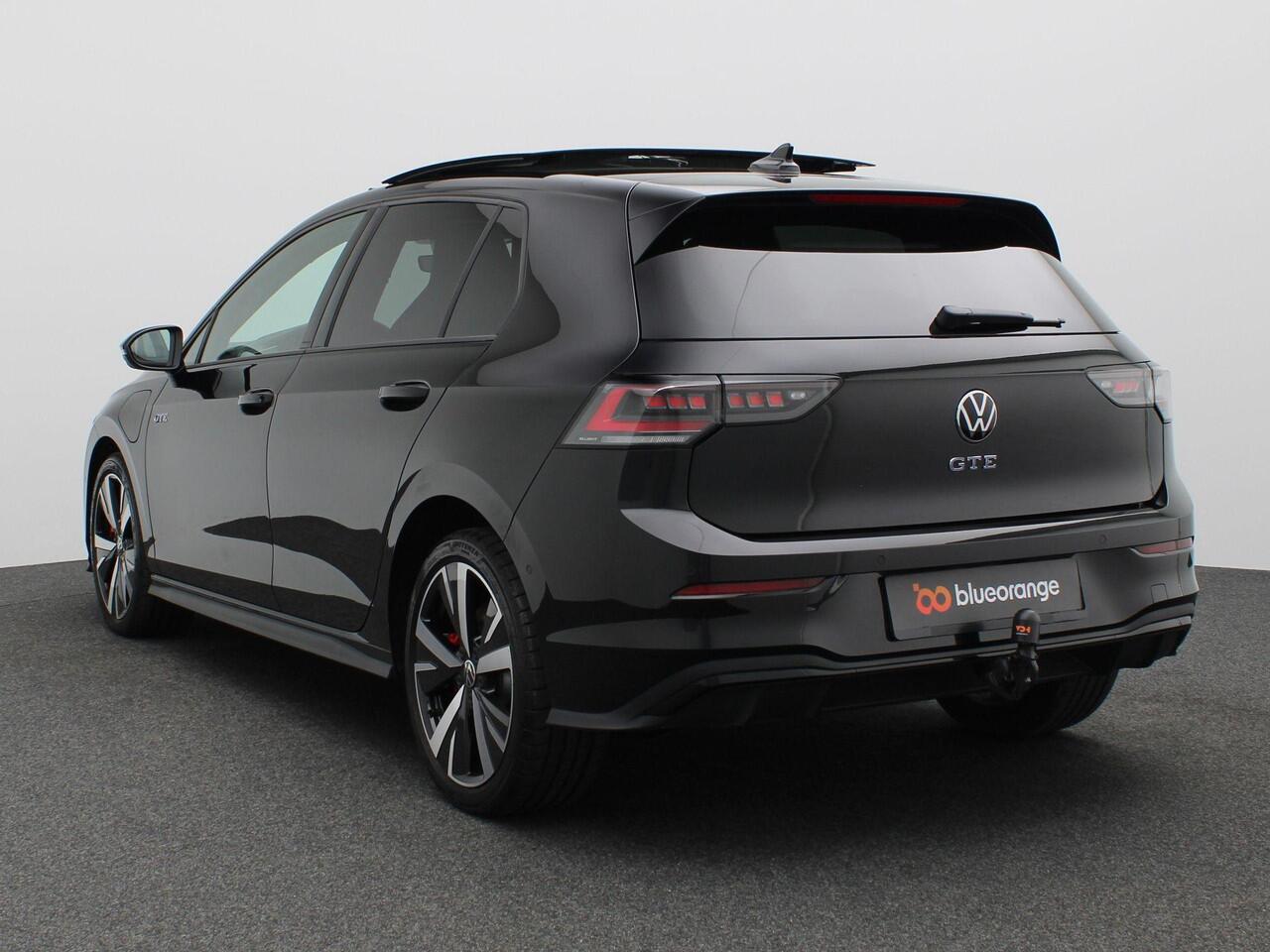 Volkswagen GOLF 1.5 eHybrid GTE 272PK DSG Pano-Schuifdak, Head-Up Display, Trekhaak, Matrix-LED Verlichting, 360gr. Camera, Keyless, Side Assist, Stoel-Stuurverwarming, 18" LM Velgen