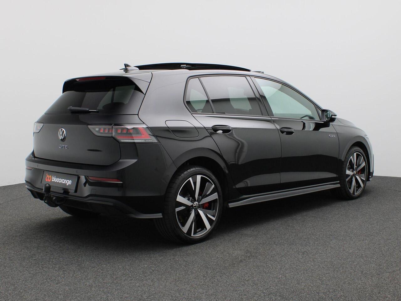 Volkswagen GOLF 1.5 eHybrid GTE 272PK DSG Pano-Schuifdak, Head-Up Display, Trekhaak, Matrix-LED Verlichting, 360gr. Camera, Keyless, Side Assist, Stoel-Stuurverwarming, 18" LM Velgen