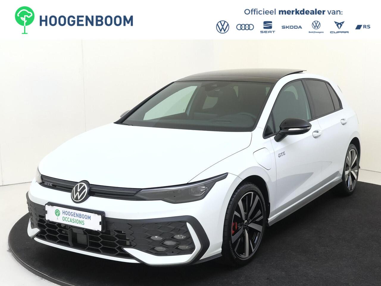 Volkswagen GOLF 1.5 eHybrid GTE | SoH 99% | Panoramadak | 360 camera | Head-up display | Adaptieve cruise control | 3-zone airco | LED matrix verlichting | CarPlay | Stoel- en stuurwielverwarming |