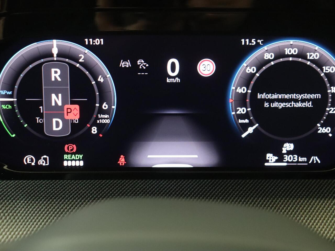 Volkswagen GOLF 1.5 eHybrid GTE | SoH 99% | Panoramadak | 360 camera | Head-up display | Adaptieve cruise control | 3-zone airco | LED matrix verlichting | CarPlay | Stoel- en stuurwielverwarming |