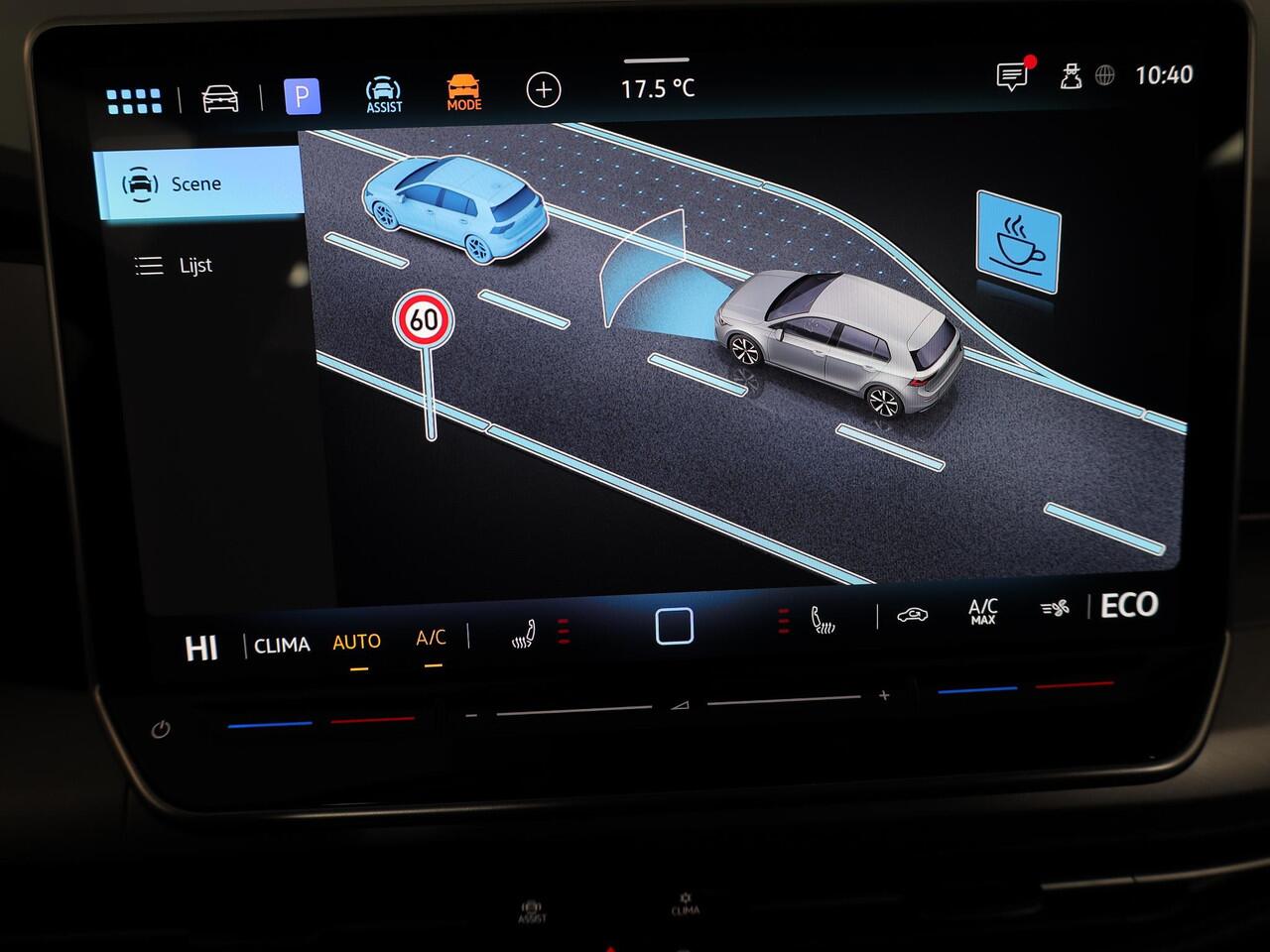 Volkswagen GOLF 1.5 eHybrid Life Edition 204 pk Automaat (DSG) | Verlengde garantie | Navigatie via App | Parkeersensoren (Park assist) | Achteruitrijcamera | Stoelverwarming |