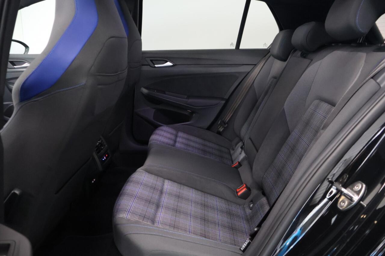 Volkswagen GOLF 1.5 eHybrid GTE 272pk | Panoramadak | Matrix | Trekhaak elektr.