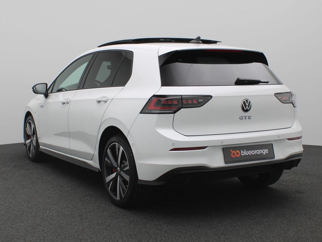 Volkswagen GOLF 1.5 eHybrid GTE 272PK Pano-Schuifdak, Black Style, Head-Up Display, Matrix-LED Verlichting, Keyless, Achteruitrijcamera, 18" LM Velgen