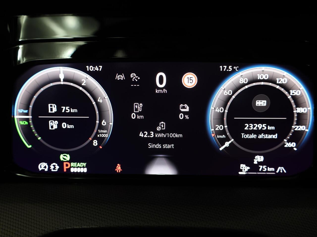 Volkswagen GOLF 1.5 eHybrid Style Edition 204PK PHEV | Navigatie | el. trekhaak| Matrix koplampen | 18"LM velgen | Head up Display |