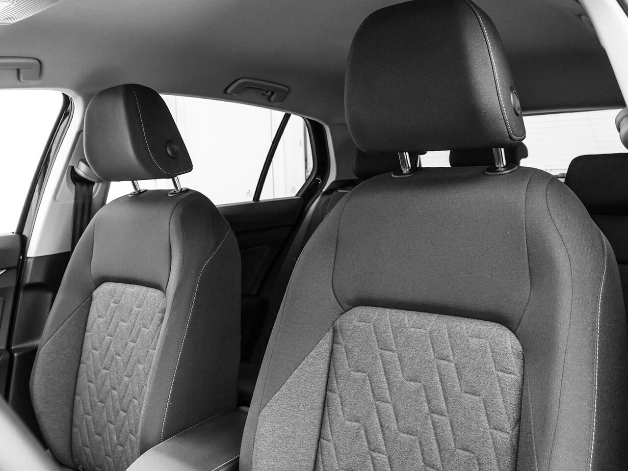 Volkswagen GOLF 1.5 eHybrid 204pk DSG Life Edition · Camera · Apple/Android Car Play · Keyless · Stoel&Stuurverwarming · 18'' Inch · Garantie t/m 12-06-2029 of 100.000km