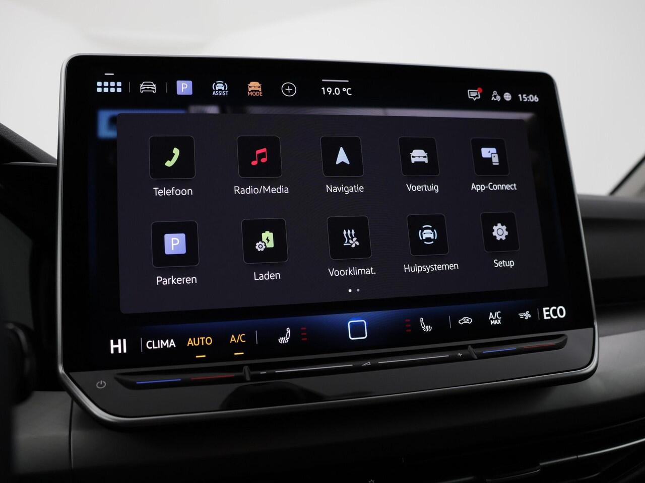 Volkswagen GOLF 1.5 eHybrid 204pk DSG Life Edition · Camera · Apple/Android Car Play · P-Sensoren · Soel&-Stuurverwarming · 18'' Inch · Garantie t/m 16-06-2029 of 100.000km