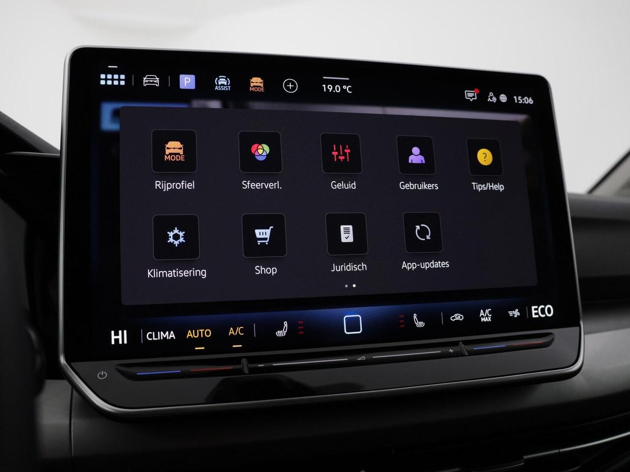 Volkswagen GOLF 1.5 eHybrid 204pk DSG Life Edition · Camera · Apple/Android Car Play · P-Sensoren · Soel&-Stuurverwarming · 18'' Inch · Garantie t/m 16-06-2029 of 100.000km