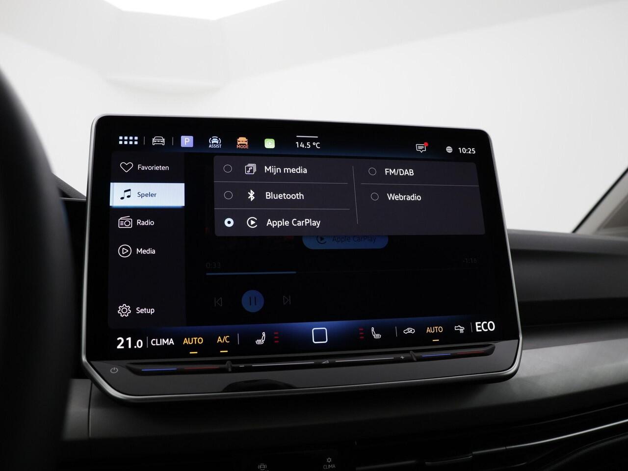 Volkswagen GOLF 1.5 eHybrid Life Edition · Apple/Android Car Play · Camera · Stoel-&Stuurverwarming · 18'' Inch · Garantie t/m 16-06-2029 of 100.000km