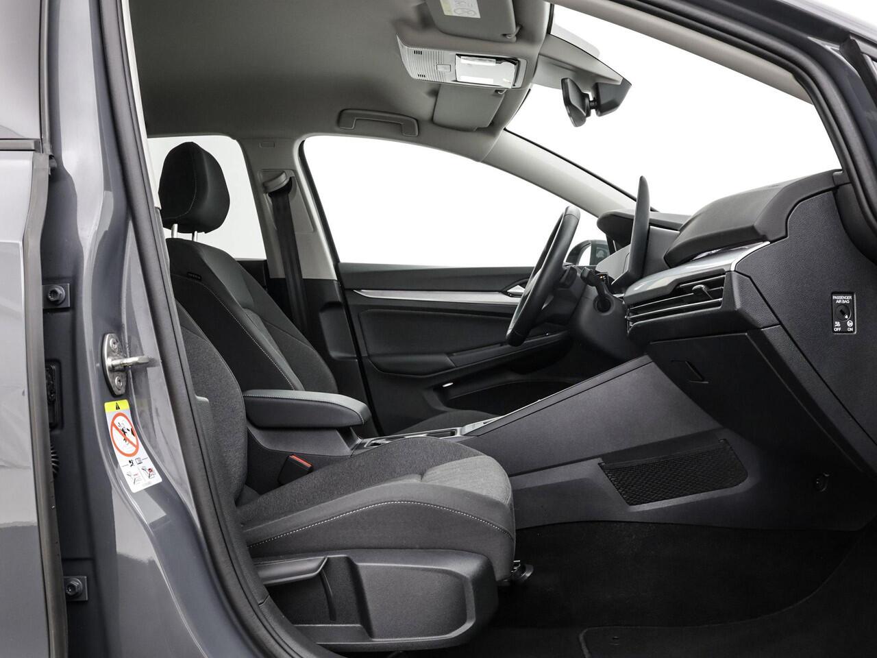 Volkswagen GOLF 1.5 204pk DSG eHybrid Life Edition · Camera · Stoel-&Stuurverwarming · Apple/Android Car Play · 18'' Inch · Garantie t/m 10-06-2029 of 100.000km