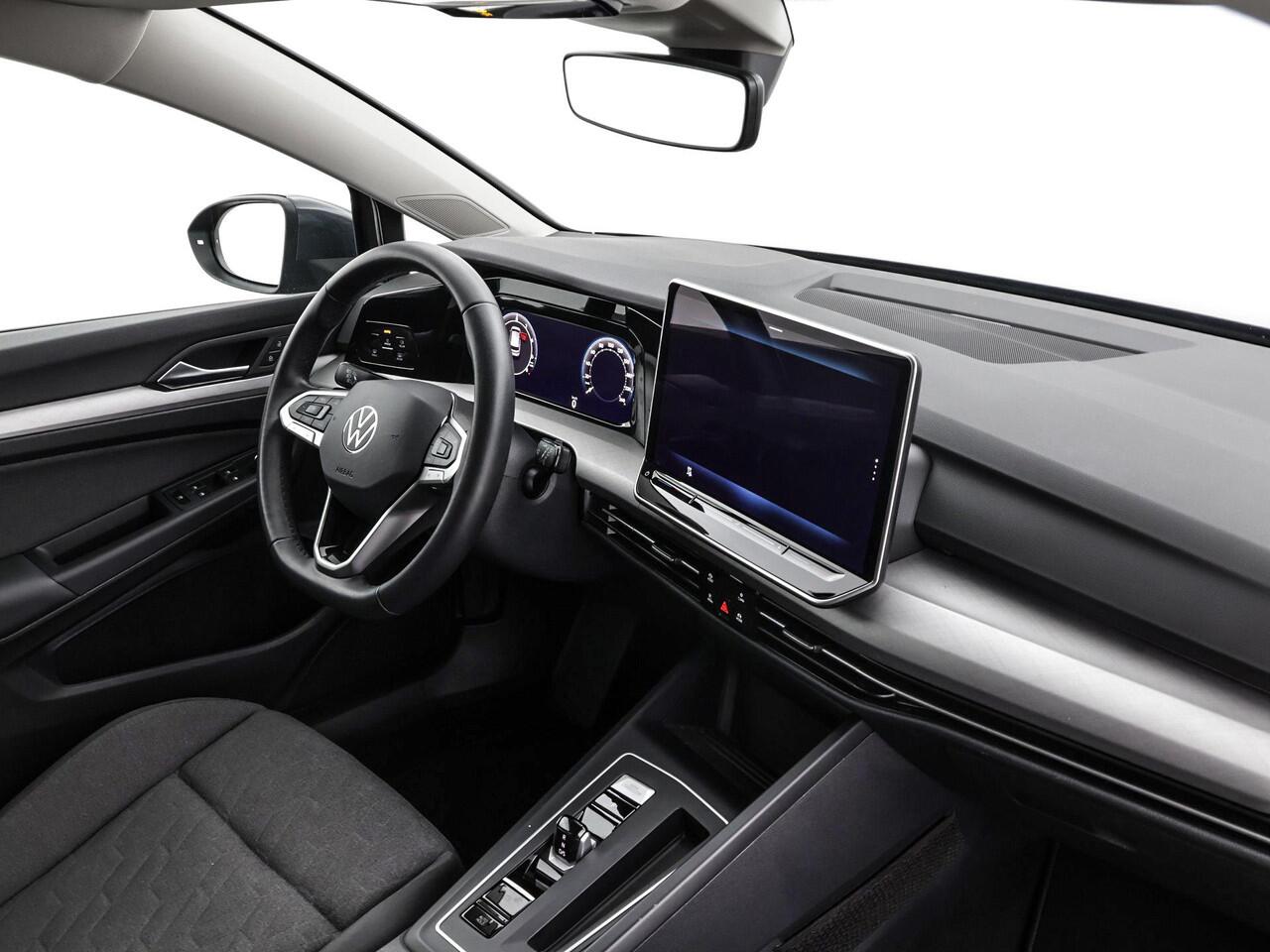 Volkswagen GOLF 1.5 204pk DSG eHybrid Life Edition · Camera · Stoel-&Stuurverwarming · Apple/Android Car Play · 18'' Inch · Garantie t/m 10-06-2029 of 100.000km