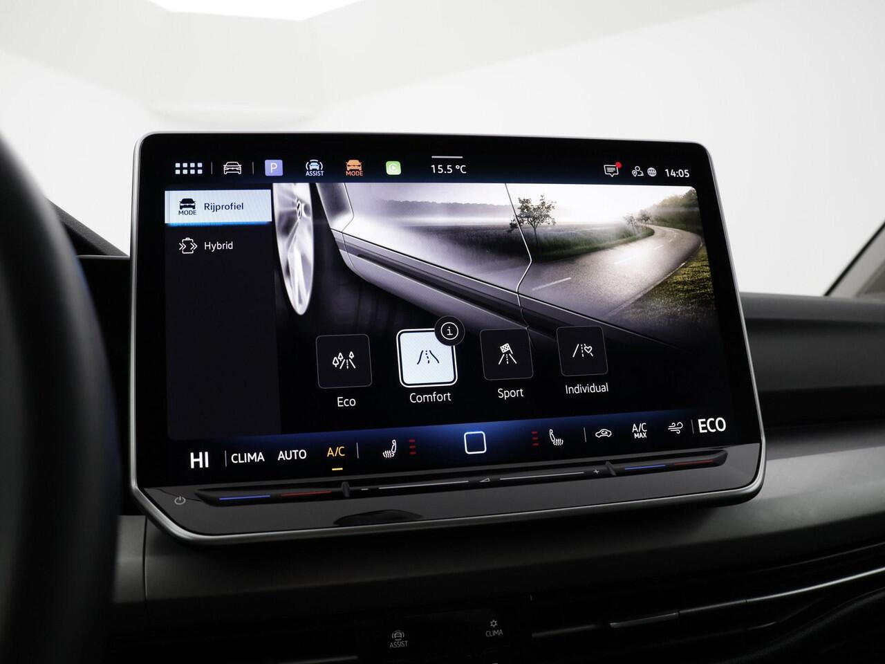 Volkswagen GOLF 1.5 204pk DSG eHybrid Life Edition · Camera · Stoel-&Stuurverwarming · Apple/Android Car Play · 18'' Inch · Garantie t/m 10-06-2029 of 100.000km