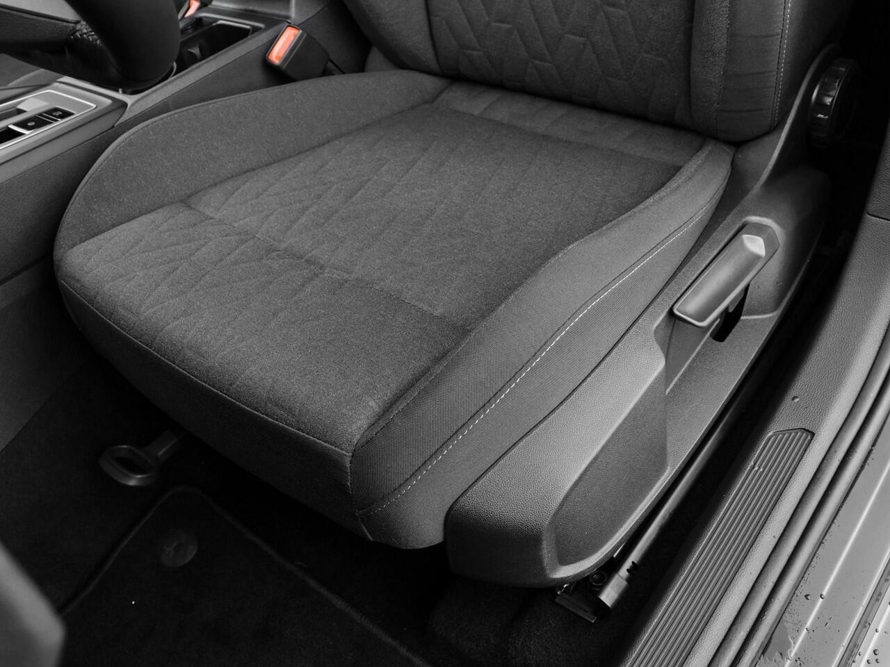 Volkswagen GOLF 1.5 204pk eHybrid DSG Life Edition · Camera · Apple/Android Car Play · P-Sensoren · Keyless · 18'' Inch · Garantie t/m 27-05-2029 of 100.000km