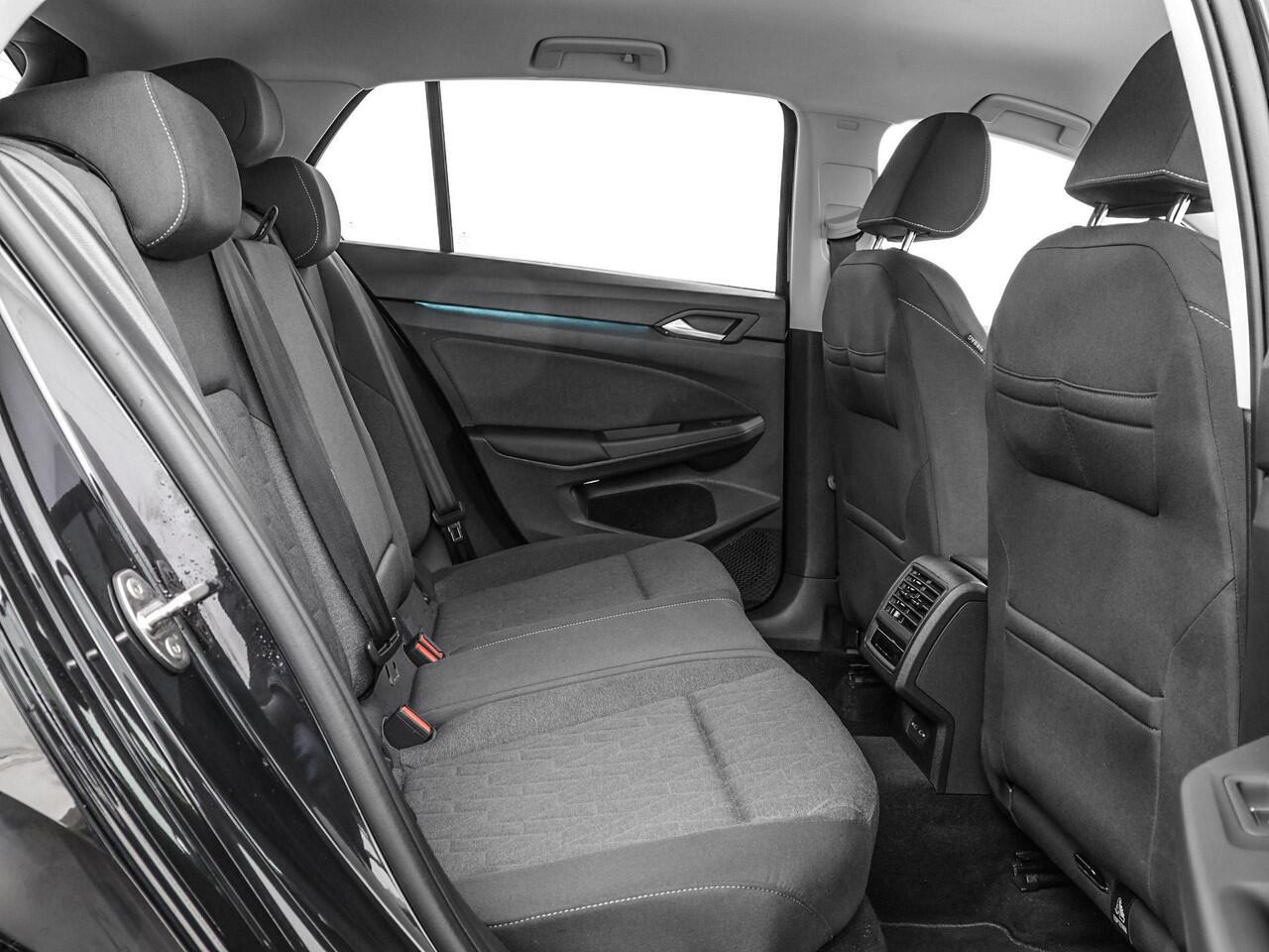 Volkswagen GOLF 1.5 204pk eHybrid DSG Life Edition · Camera · Apple/Android Car Play · P-Sensoren · Keyless · 18'' Inch · Garantie t/m 27-05-2029 of 100.000km