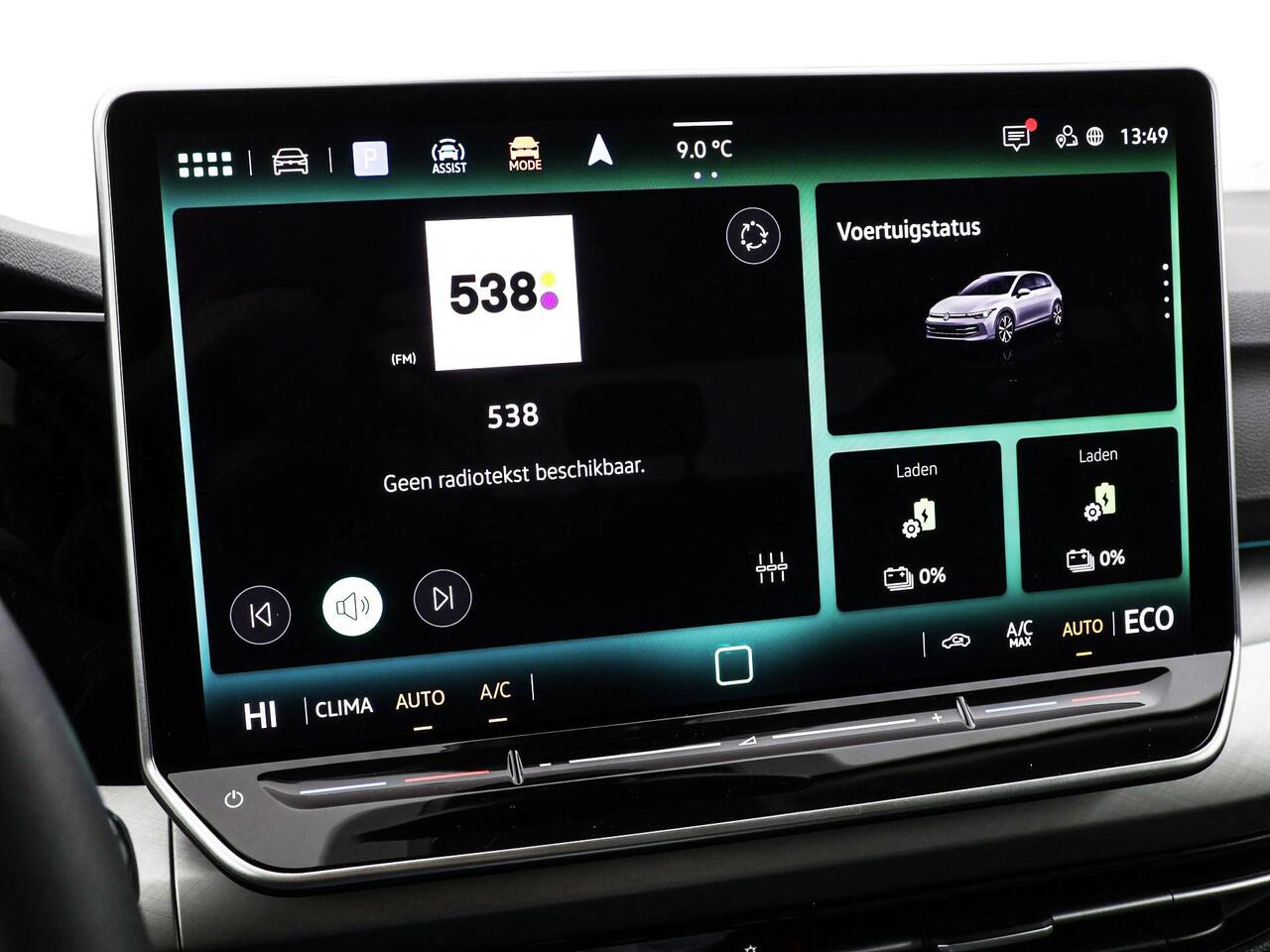 Volkswagen GOLF 1.5 204pk eHybrid DSG Life Edition · Camera · Apple/Android Car Play · P-Sensoren · Keyless · 18'' Inch · Garantie t/m 27-05-2029 of 100.000km