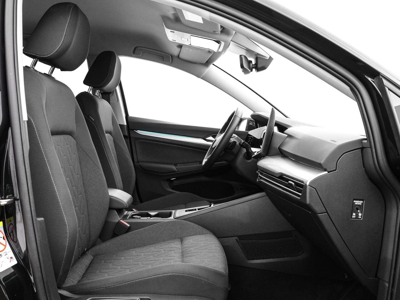 Volkswagen GOLF 1.5 204pk eHybrid DSG Life Edition · Camera · Apple/Android Car Play · P-Sensoren · Keyless · 18'' Inch · Garantie t/m 27-05-2029 of 100.000km