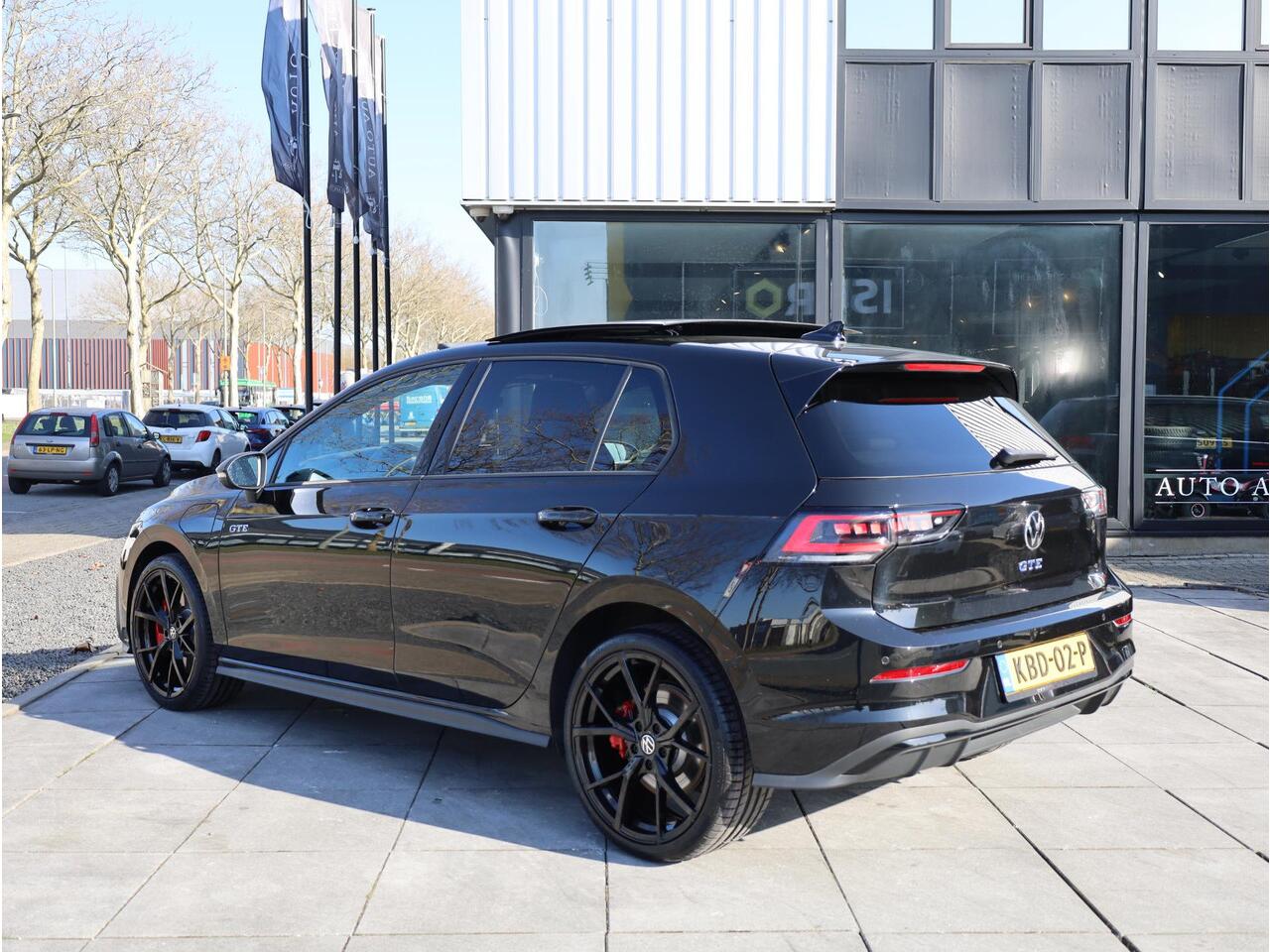 Volkswagen GOLF GTE 1.5 eHybrid 272PK | Panodak | Head-up | Keyless | Camera | IQ Light Matrix | Stoel&Stuurverwarming | Alarm |