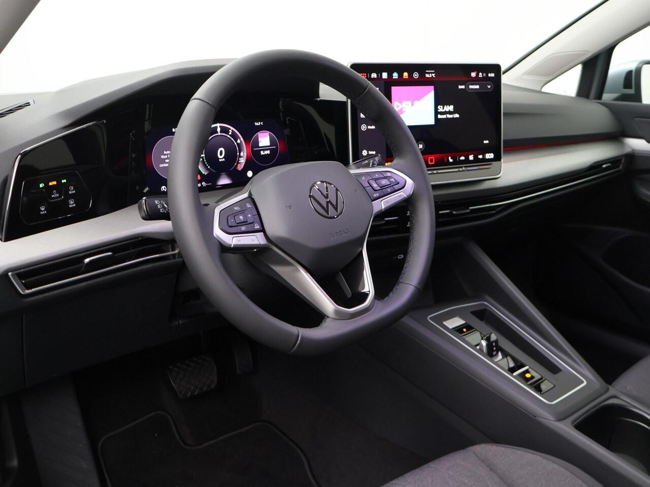 Volkswagen GOLF 8 Life Edition 1.5 eHybrid 150 kW / 204 PK DSG | Stoel- & stuurwielverwarming |