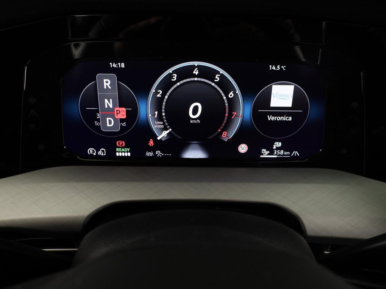 Volkswagen GOLF 1.5 eHybrid Life Edition 204 pk Automaat (DSG) | Verlengde garantie | Navigatie via App | Parkeersensoren (Park assist) | Achteruitrijcamera | Stoelverwarming |