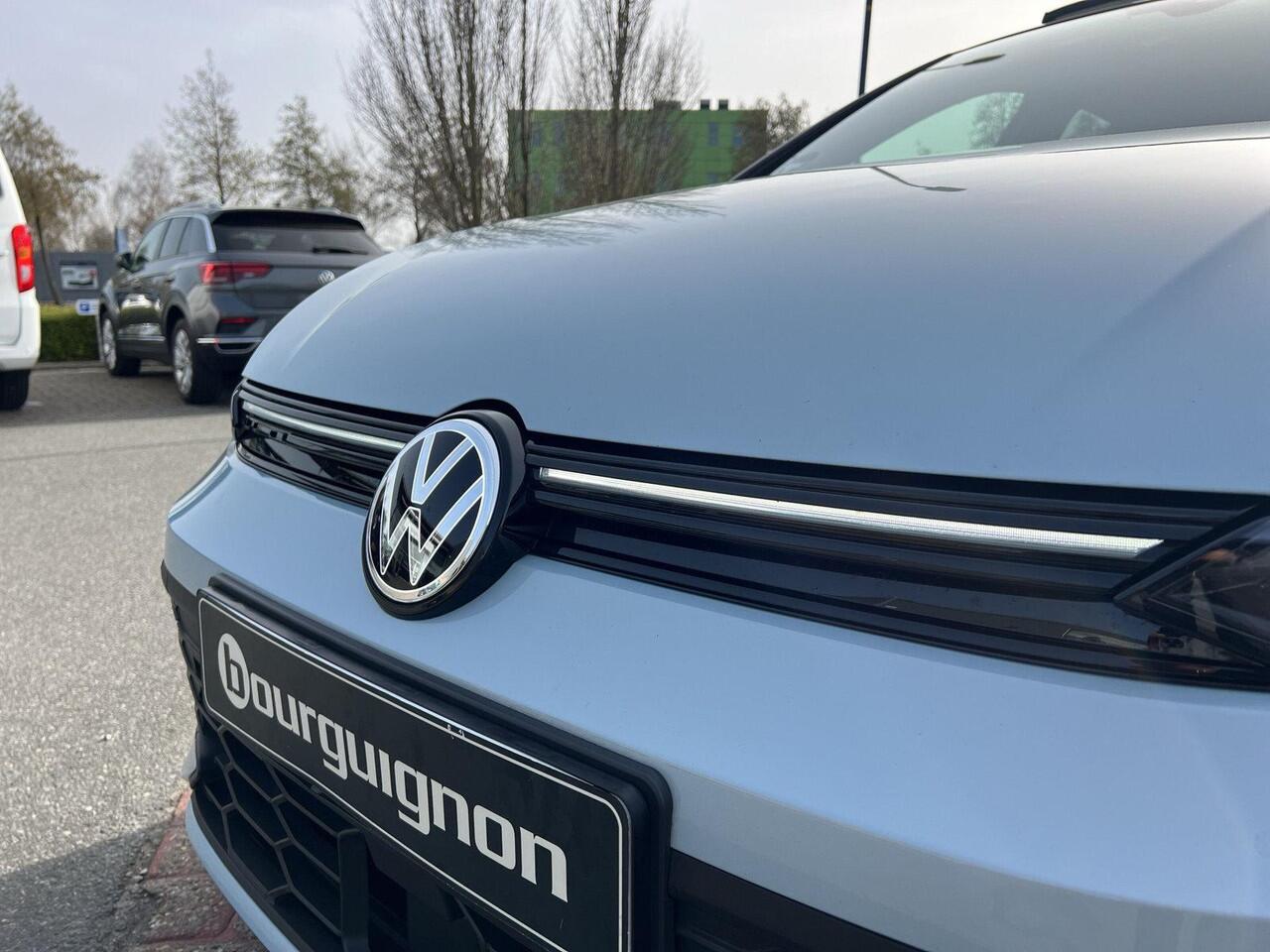 Volkswagen GOLF 1.5 eHybrid GTE | Pano | Trekhaak | Head Up | Vol! |