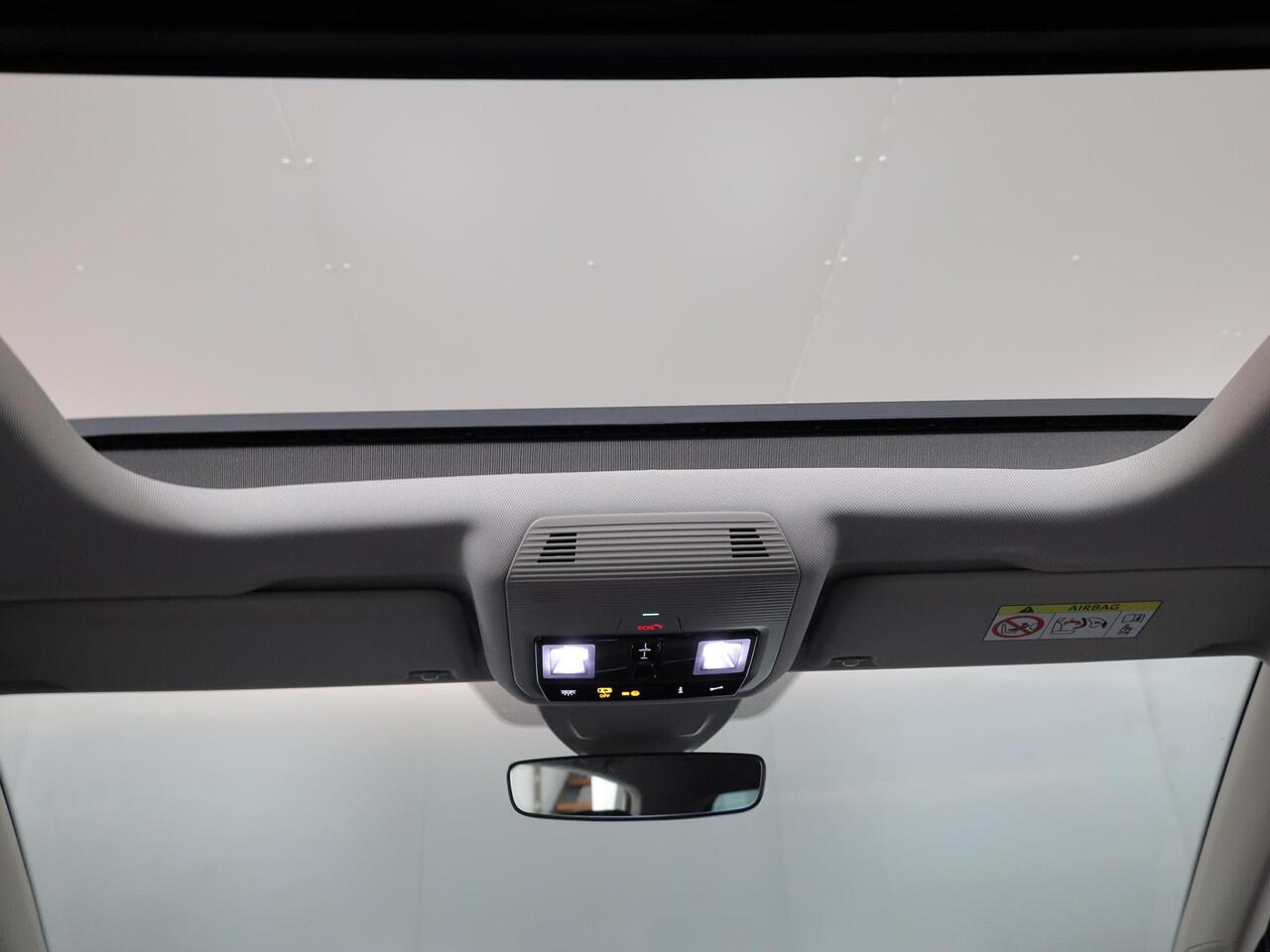 Volkswagen GOLF 1.5 eTSI Life /Goal 115PK DSG | Verlengde garantie | Navigatie | Panorama dak | Matrix koplampen | Stoel- en stuurverwarming |