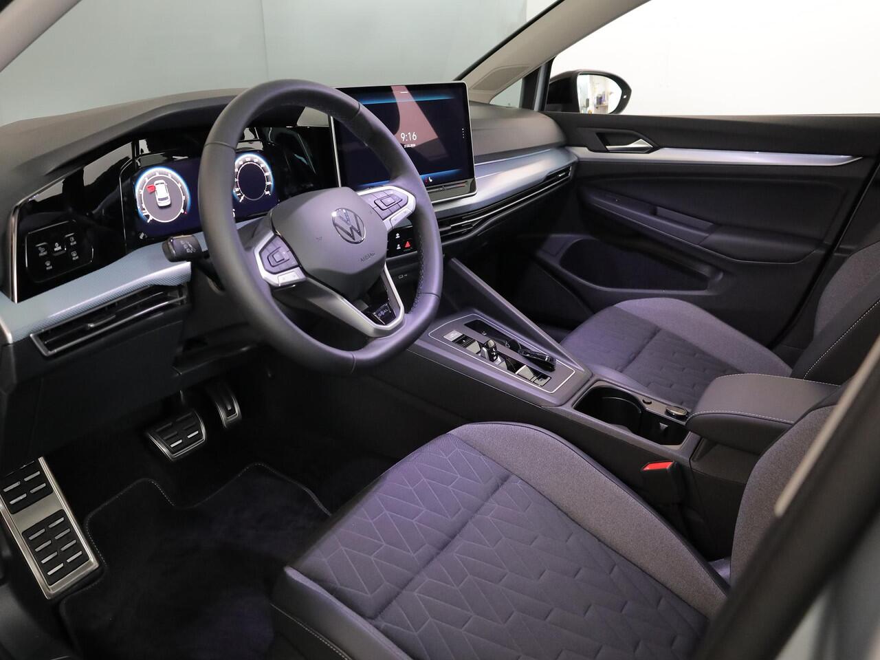 Volkswagen GOLF 1.5 eTSI Life /Goal 115PK DSG | Verlengde garantie | Navigatie | Panorama dak | Matrix koplampen | Stoel- en stuurverwarming |