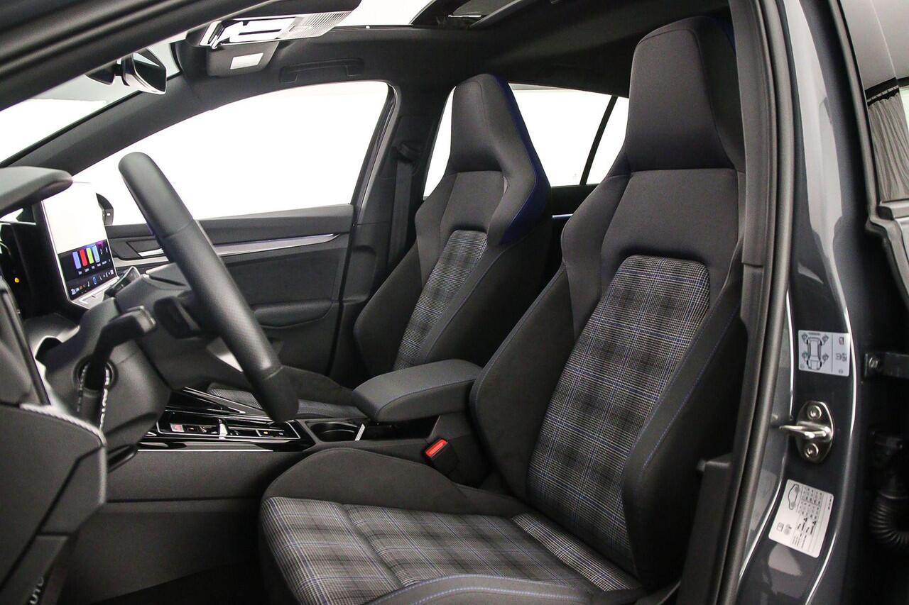 Volkswagen GOLF GTE 1.5 TSI eHybrid 272pk DSG Automaat Trekhaak, 360 camera, Panoramadak, Black Style, Adaptive cruise control, Navigatie, Achteruitrijcamera