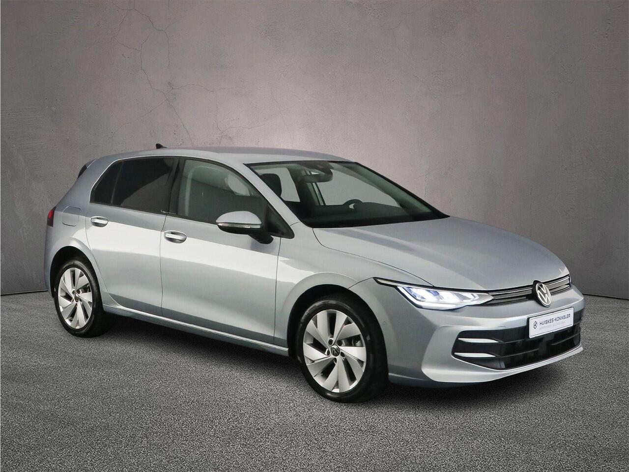 Volkswagen GOLF Life Edition 1.5 TSI eHybrid 204pk DSG Automaat Adaptive cruise control, Achteruitrijcamera, LED koplampen, Stuurwiel verwarmd, Parkeersensoren