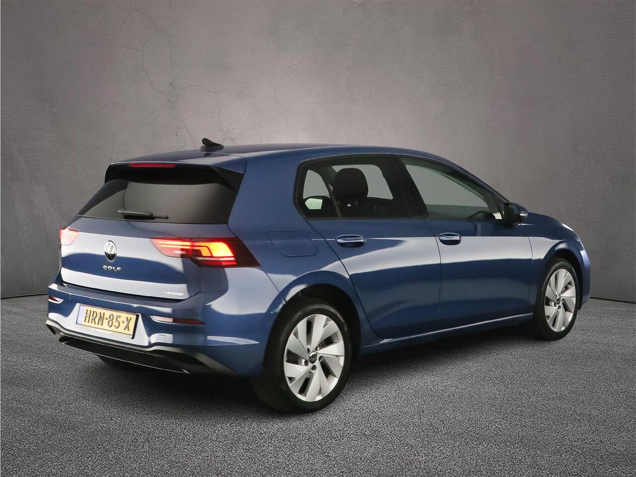 Volkswagen GOLF Life Edition 1.5 TSI eHybrid 204pk DSG Automaat Adaptive cruise control, Achteruitrijcamera, Stuurwiel verwarmd, App connect, Parkeersensoren, LED koplampen