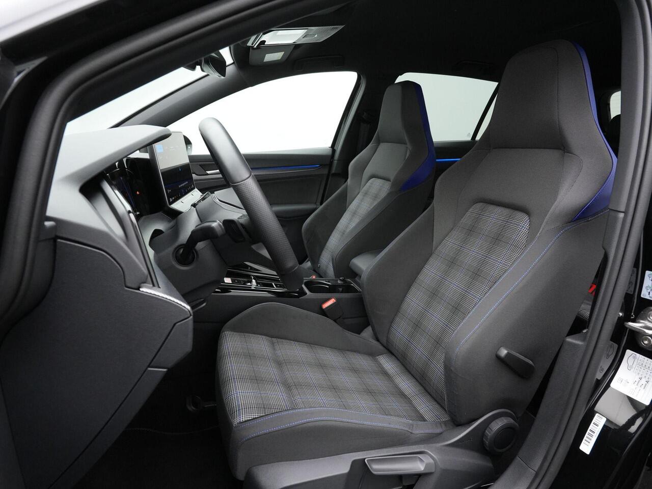 Volkswagen GOLF 1.5 eHybrid GTE 272 pk DSG | Trekhaak | Head-up display | IQ Light | Stuur-/stoelverwarming | Achteruitrijcamera