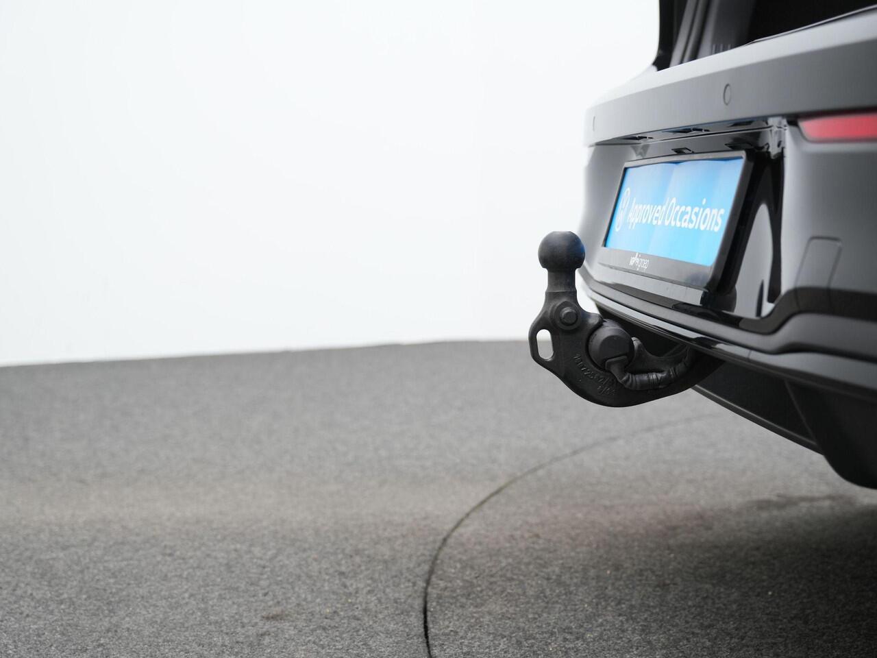 Volkswagen GOLF 1.5 eHybrid GTE 272 pk DSG | Trekhaak | Head-up display | IQ Light | Stuur-/stoelverwarming | Achteruitrijcamera