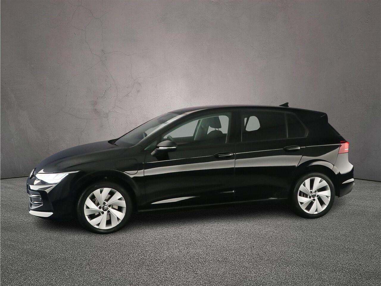 Volkswagen GOLF Life Edition 1.5 TSI eHybrid 204pk DSG Automaat Adaptive cruise control, Achteruitrijcamera, LED koplampen, Stoelverwarming, App connect, Stuurwiel verwarmd