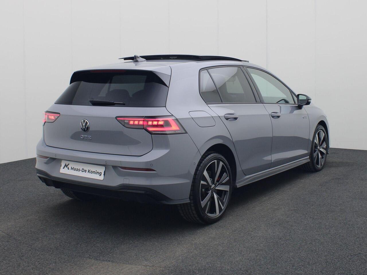 Volkswagen GOLF 1.5eHybrid 200kW/272PK Black Style GTE · Panoramadak · 360°Camera + Parkeersensoren · Leder · Elektrische stoelverstelling · HEAD-UP Display · Garantie t/m 15-04-2030 of 100000km