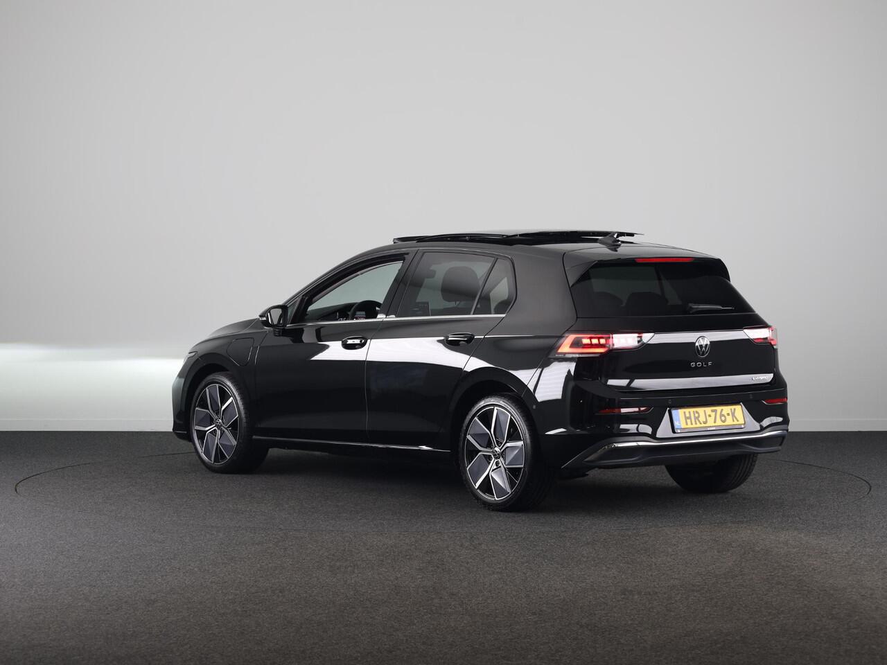 Volkswagen GOLF 1.5 eHybrid Style Edition 204 PK PHEV | Verlengde garantie | Panorama dak | 18 " LM velgen |