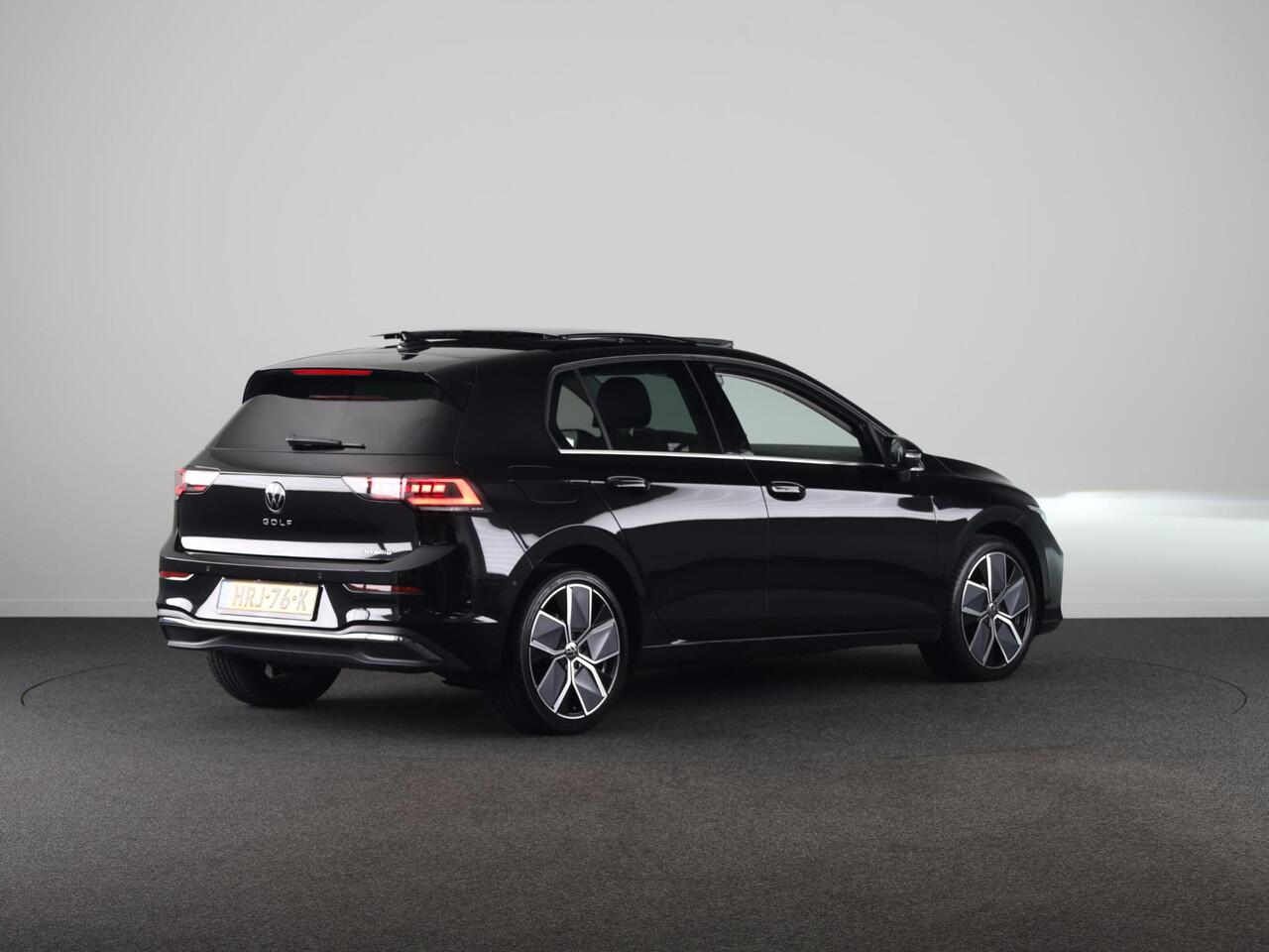 Volkswagen GOLF 1.5 eHybrid Style Edition 204 PK PHEV | Verlengde garantie | Panorama dak | 18 " LM velgen |