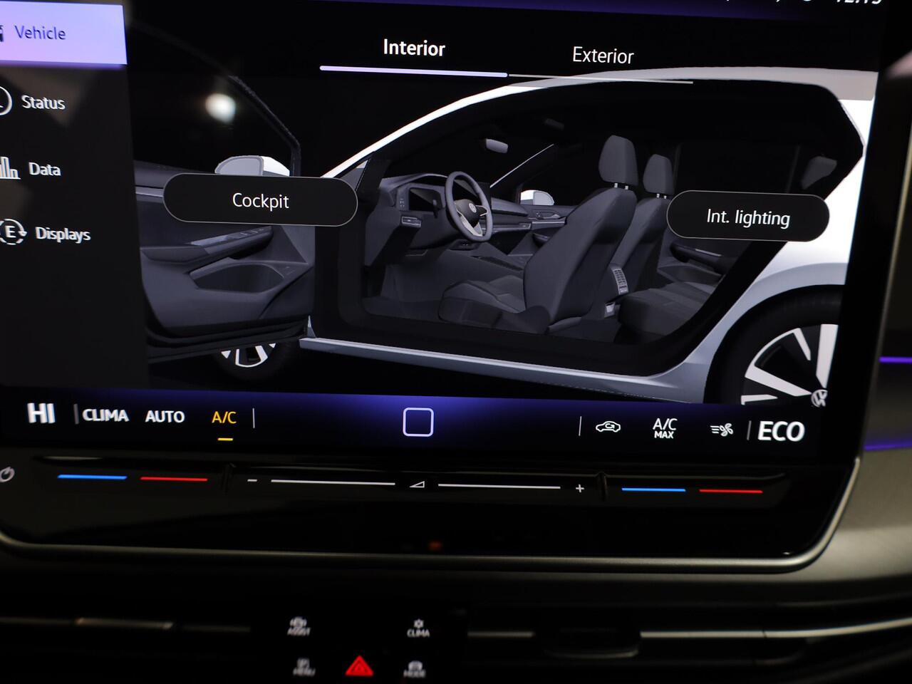 Volkswagen GOLF 1.5 eHybrid Life Edition 204 PK PHEV | Verlengde garantie | Panorama dak | 18 "LM velgen |