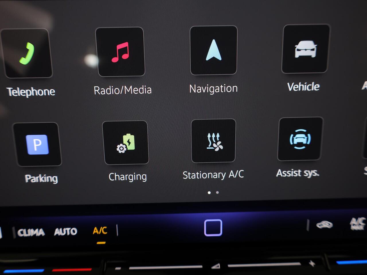 Volkswagen GOLF 1.5 eHybrid Life Edition 204 PK PHEV | Verlengde garantie | Panorama dak | 18 "LM velgen |