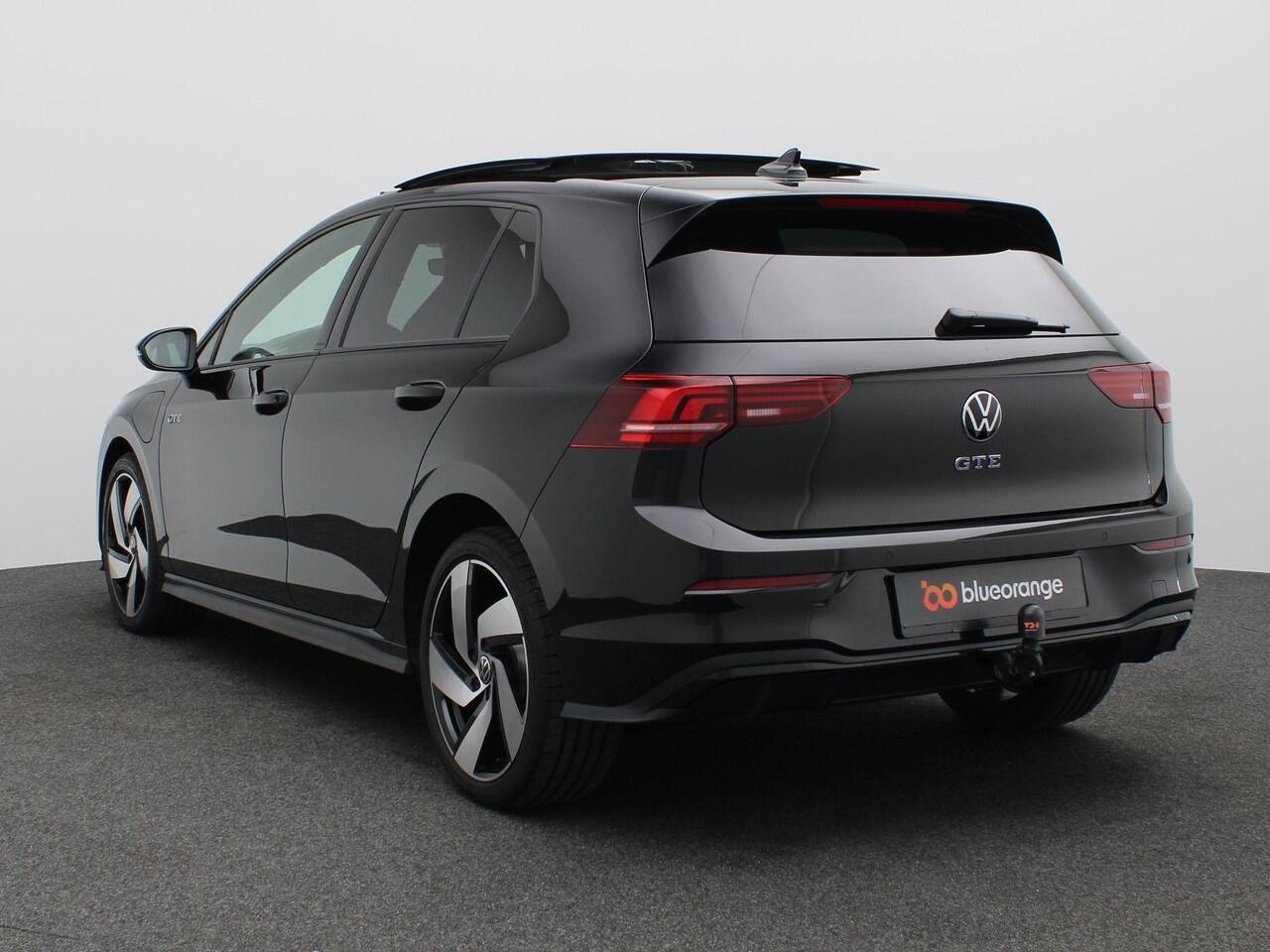 Volkswagen GOLF 1.5 eHybrid GTE 272PK DSG Pano-Schuifdak, Trekhaak, 18" LM Velgen, Achteruitrijcamera, Stoel-Stuurverwarming, Head-Up Display, Keyless, Adaptieve Cruise Control