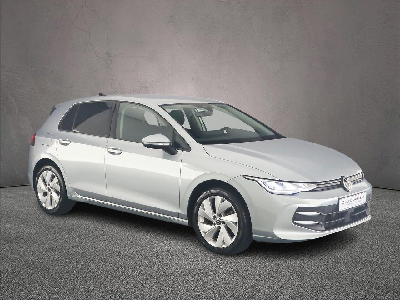 Volkswagen GOLF Life Edition 1.5 eTSI 115pk DSG Automaat Adaptive cruise control, Achteruitrijcamera, LED koplampen, Stoelverwarming, Parkeersensoren, App connect