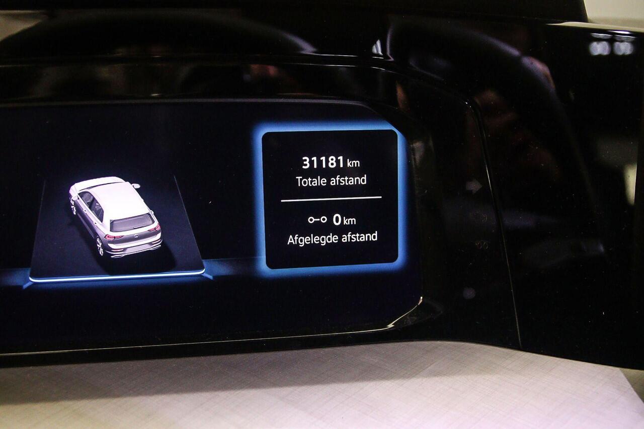 Volkswagen GOLF Life Edition 1.5 TSI eHybrid 204pk DSG Automaat Adaptive cruise control, Achteruitrijcamera, Stoelverwarming, LED koplampen, Parkeersensoren, App connect