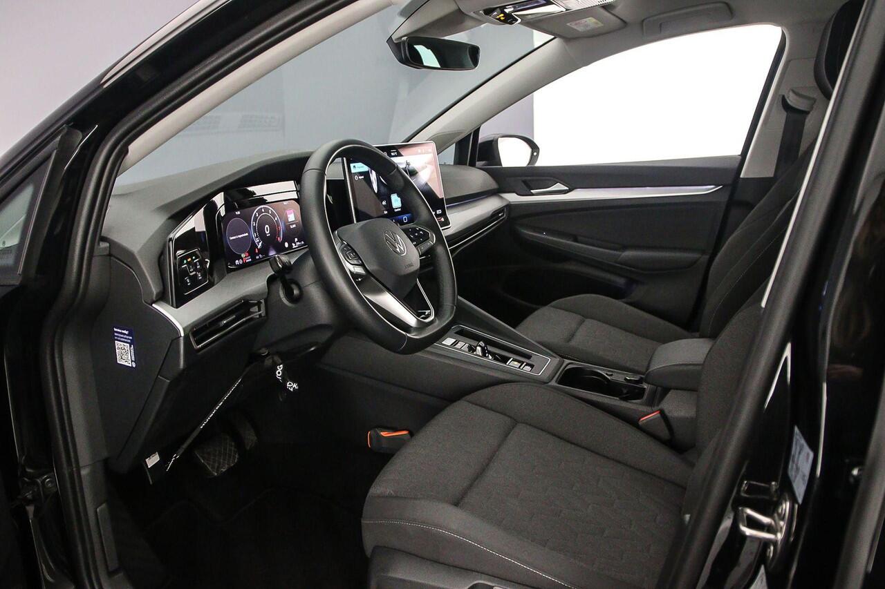 Volkswagen GOLF Life Edition 1.5 TSI eHybrid 204pk DSG Automaat Adaptive cruise control, Achteruitrijcamera, Stoelverwarming, LED koplampen, Parkeersensoren, App connect