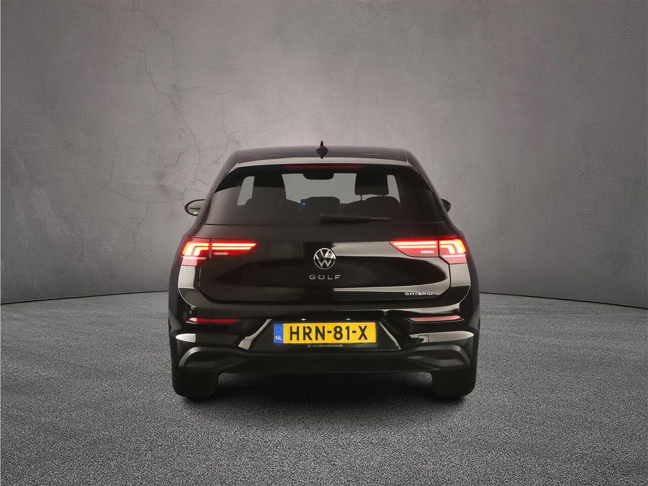 Volkswagen GOLF Life Edition 1.5 TSI eHybrid 204pk DSG Automaat Adaptive cruise control, Achteruitrijcamera, Stoelverwarming, LED koplampen, Parkeersensoren, App connect