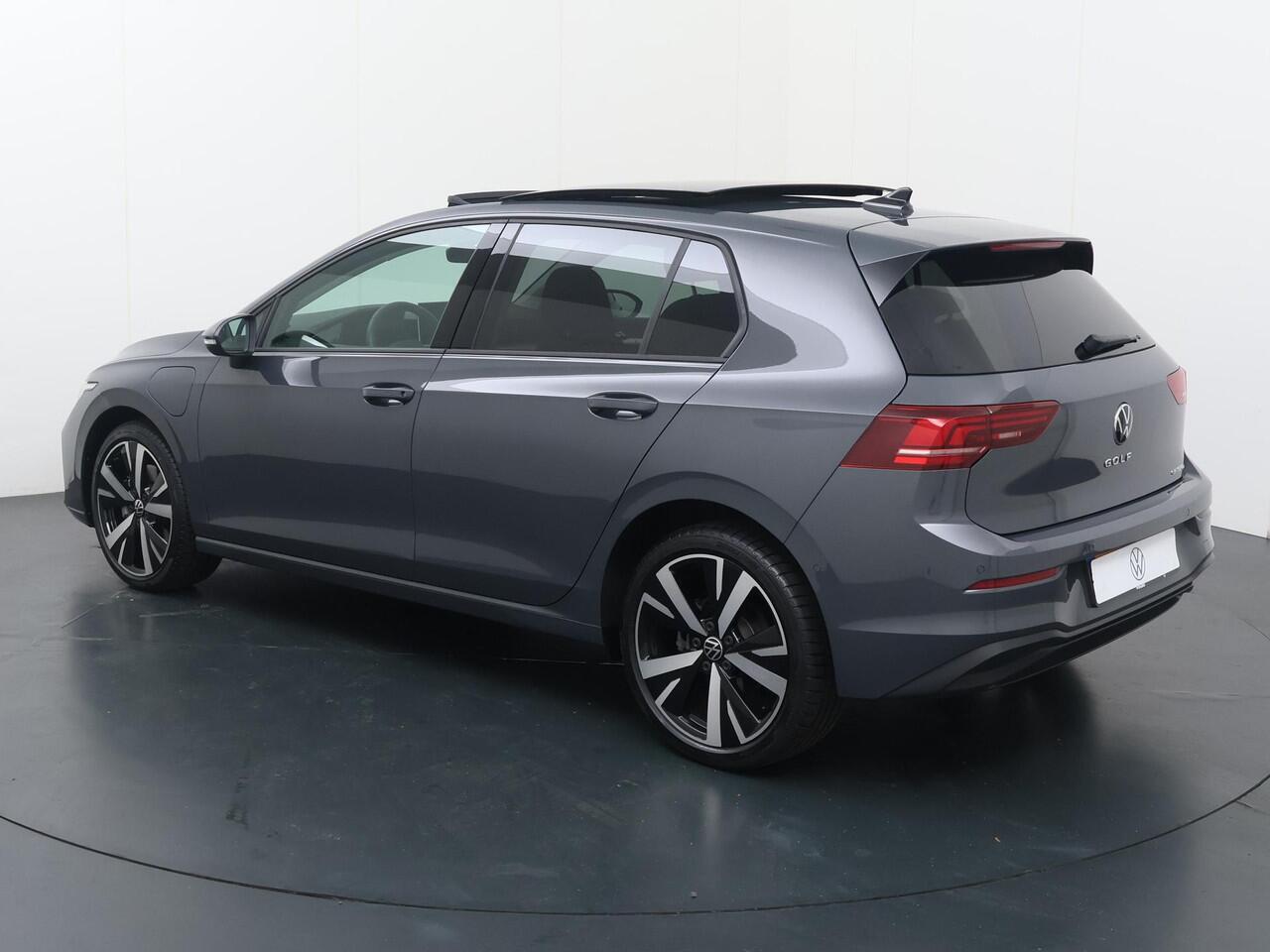 Volkswagen GOLF 1.5 eHybrid Life Edition | 204 PK | Automaat | Panoramadak | Adaptive Cruise Control | Lichtmetalen velgen 18" |