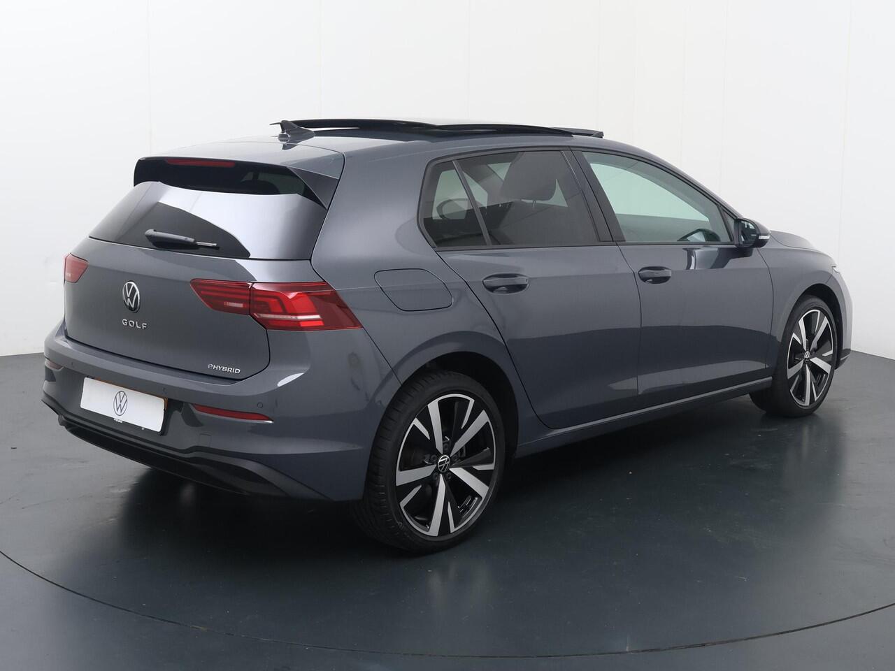 Volkswagen GOLF 1.5 eHybrid Life Edition | 204 PK | Automaat | Panoramadak | Adaptive Cruise Control | Lichtmetalen velgen 18" |