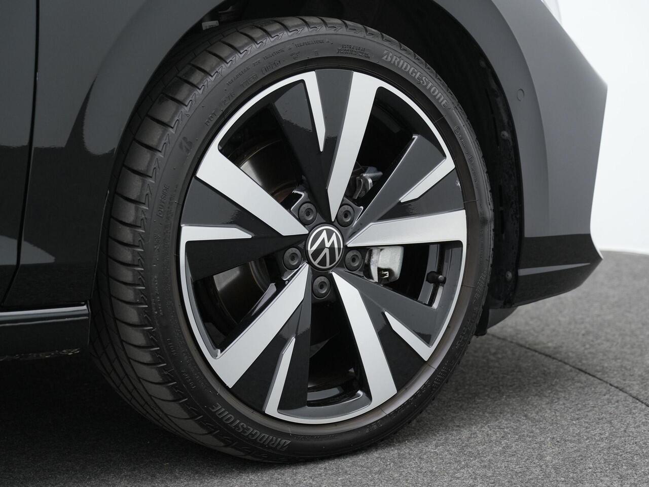 Volkswagen GOLF 1.5 eHybrid 204 pk Life Edition | Panoramadak | Stuur-/stoelverwarming | Achteruitrijcamera