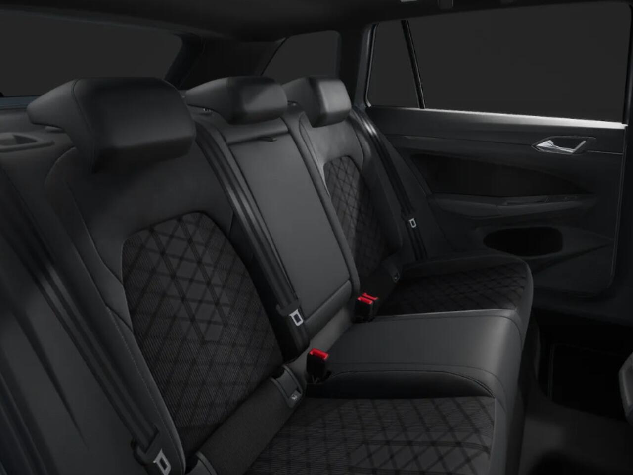 Volkswagen GOLF variant R-Line Edition 1.5 eTSI 150 pk 7 versn. DSG · Assistance Pakket Plus · Panoramaschuif-kanteldak · Trekhaak inklapbaar, met elektrische ontgrendeling ·