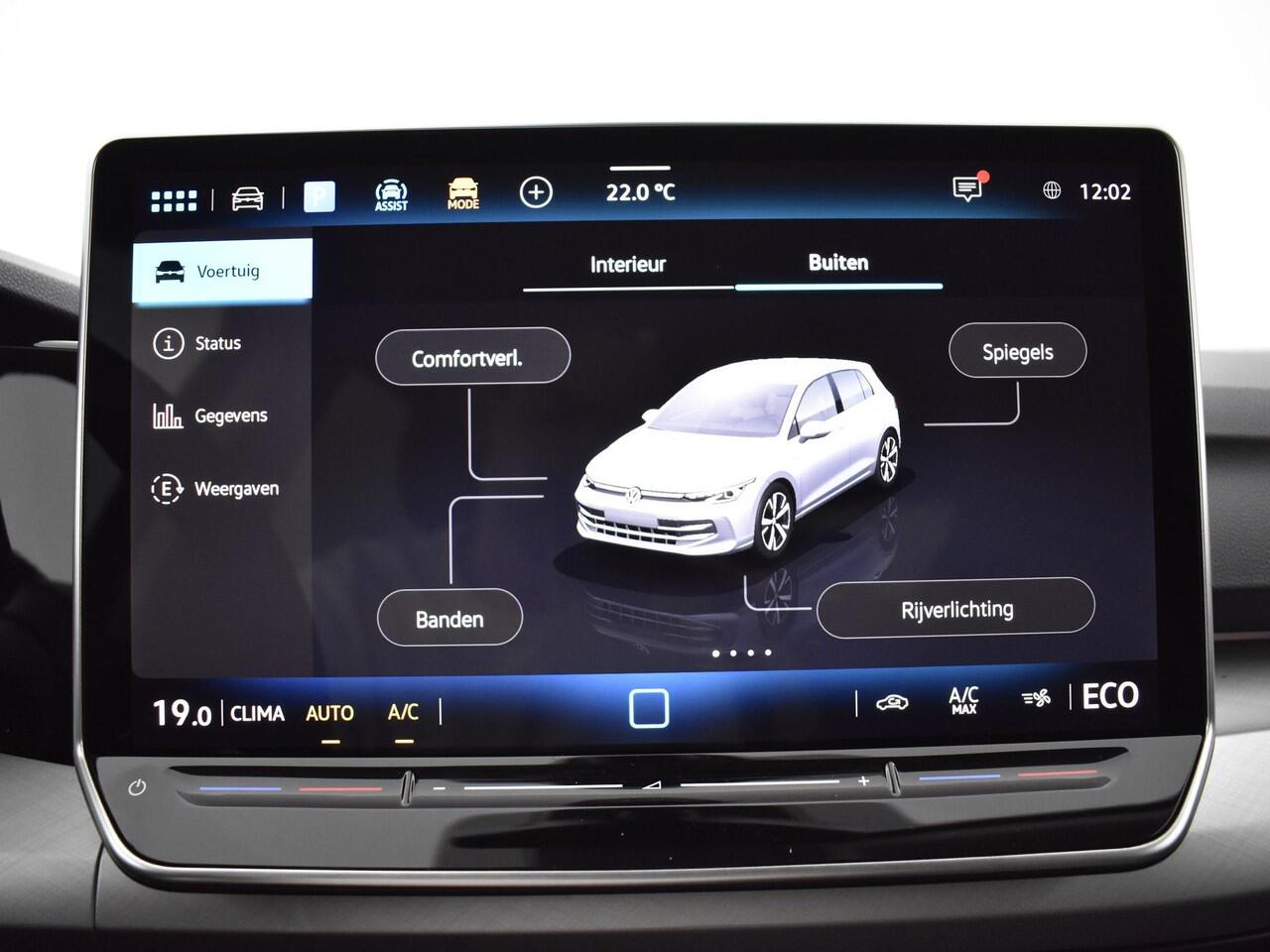 Volkswagen GOLF Life Edition 1.5 eHybrid 204 PK 6 versn. DSG · Achteruitrijcamera · Draadloze telefoonlader · Sfeerverlichting · Stuurwiel verwarmd ·